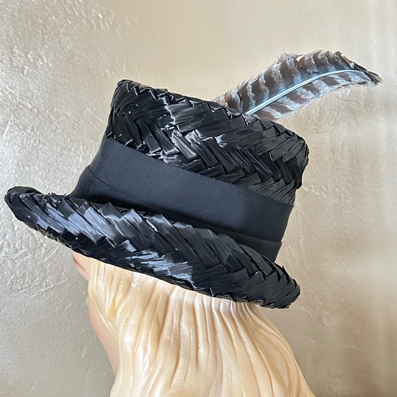 ENTICING 1960\'s BLACK STRAW TOP HAT + TALL CURLY FEATHERS & WIDE GROSGRAIN BAND main image 2